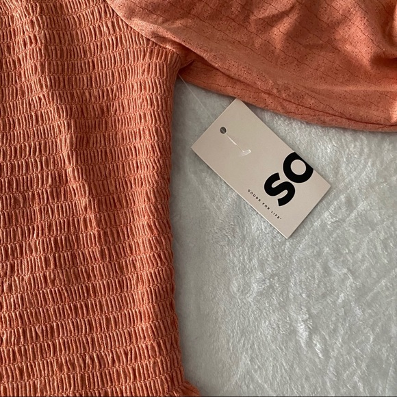 NWT Cropped Smocked Square Neck Billow Sleeve Top - Picture 6 of 11